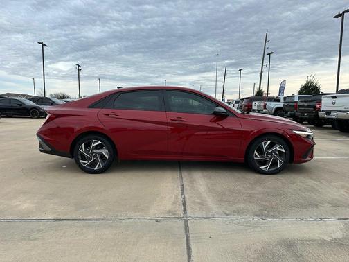 2025 Hyundai ELANTRA Sport