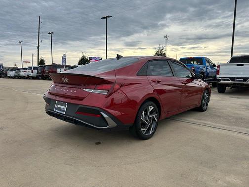 2025 Hyundai ELANTRA Sport