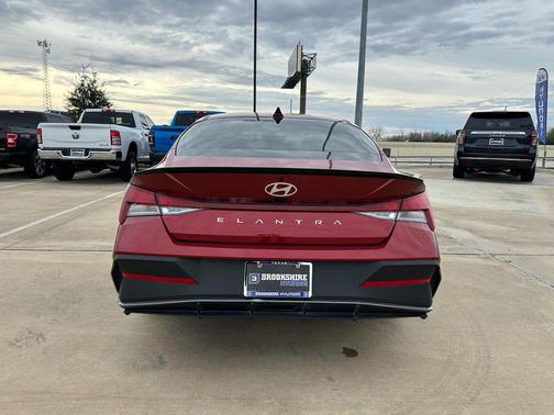 2025 Hyundai ELANTRA Sport