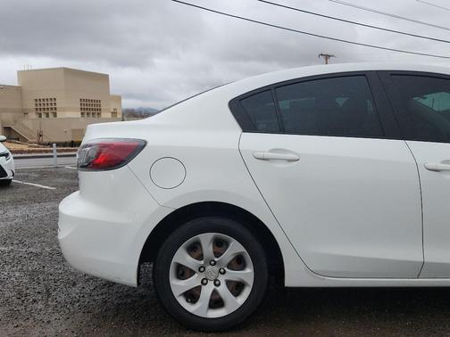 2013 Mazda Mazda3 i Sport