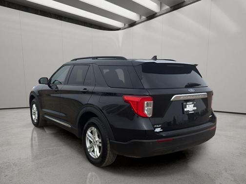 AGATE BLACK METALLIC 2021 Ford Explorer XLT