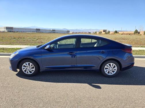 2020 Hyundai ELANTRA SE