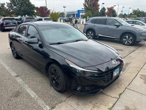 2023 Hyundai ELANTRA SEL