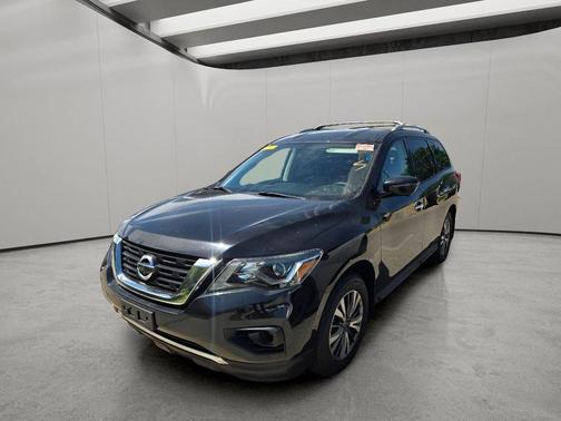 Magnetic Black 2018 Nissan Pathfinder SL