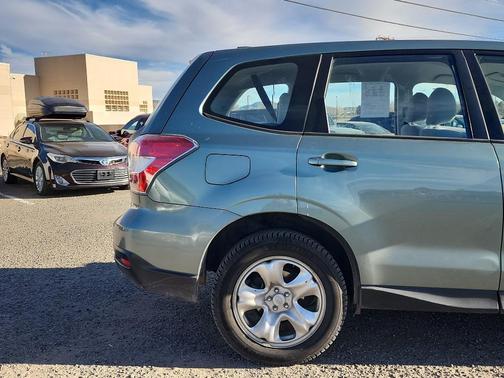 2016 Subaru Forester 2.5i
