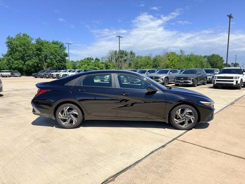 Abyss Black 2025 Hyundai ELANTRA Sport
