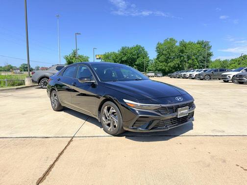 Abyss Black 2025 Hyundai ELANTRA Sport