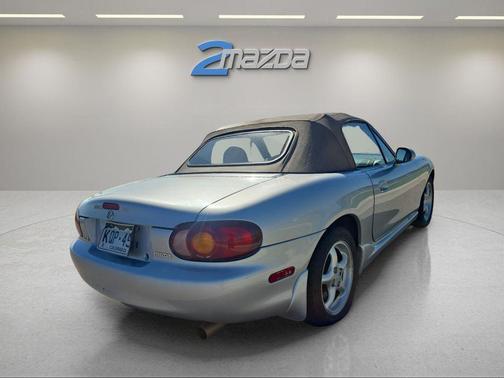 2000 Mazda MX-5 Miata Base