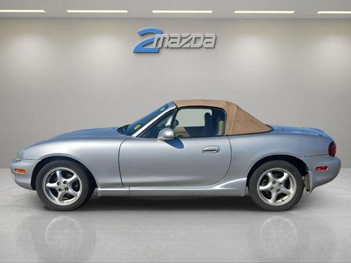 2000 Mazda MX-5 Miata Base