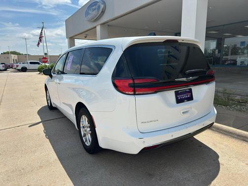 Bright White Clearcoat 2024 Chrysler Pacifica Touring L