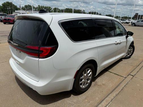 Bright White Clearcoat 2024 Chrysler Pacifica Touring L