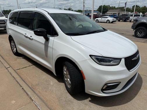 Bright White Clearcoat 2024 Chrysler Pacifica Touring L