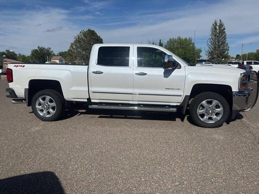 Iridescent Pearl Tricoat 2019 Chevrolet Silverado 2500 LTZ