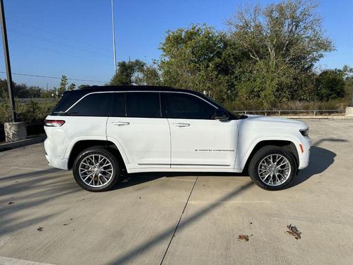 2024 Jeep Grand Cherokee Summit