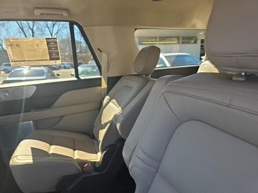 2022 Lincoln Navigator L Reserve