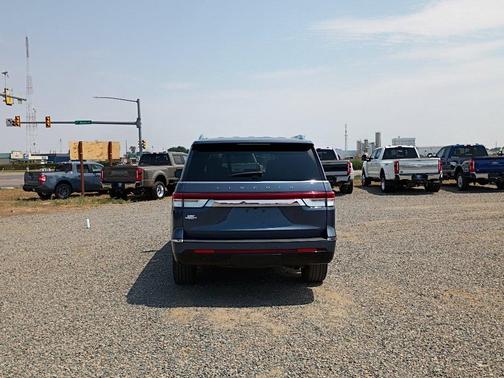OCEAN DRIVE BLUE METALLIC 2022 Lincoln Navigator L Reserve