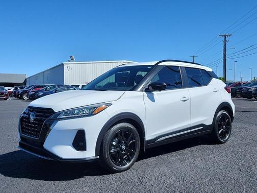 Fresh Powder 2024 Nissan Kicks SR