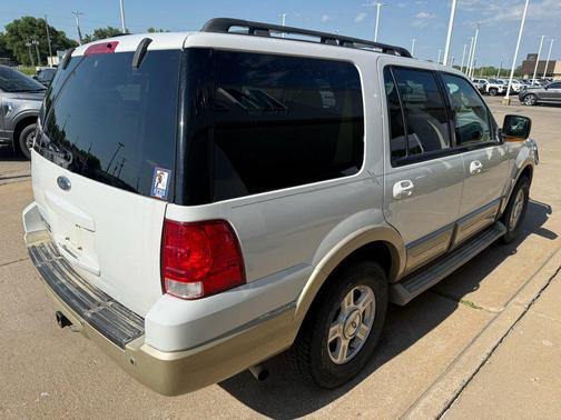 White 2005 Ford Expedition Eddie Bauer