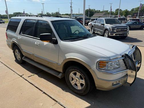 White 2005 Ford Expedition Eddie Bauer