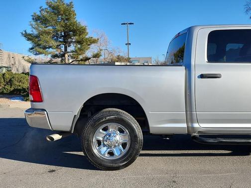 2018 RAM 2500 Tradesman Crew Cab 4x2 6'4' Box