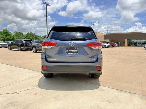 Shoreline Blue Pearl 2019 Toyota Highlander XLE