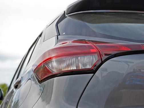 Gun Metallic 2024 Nissan Kicks SR