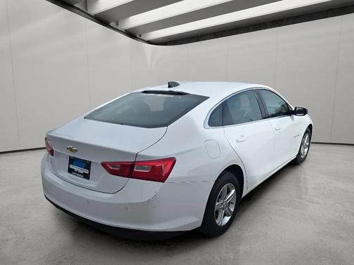 Summit White 2024 Chevrolet Malibu 1LS