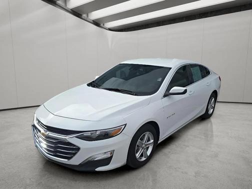 Summit White 2024 Chevrolet Malibu 1LS