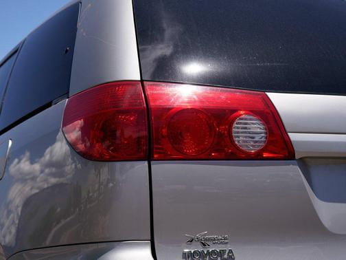 Silver Shadow Pearl 2006 Toyota Sienna LE