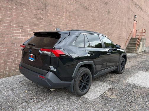 Midnight Black Metallic 2022 Toyota RAV4 Hybrid LE