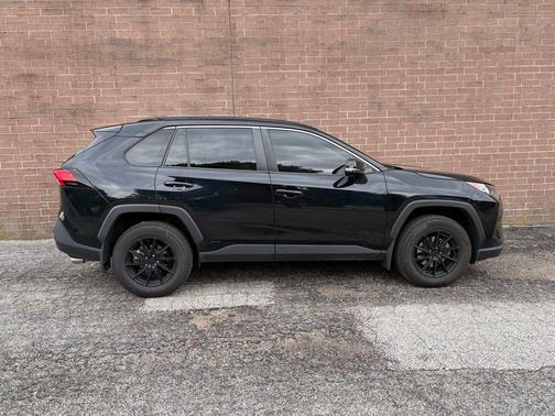 Midnight Black Metallic 2022 Toyota RAV4 Hybrid LE