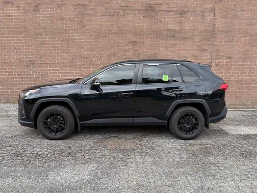 Midnight Black Metallic 2022 Toyota RAV4 Hybrid LE