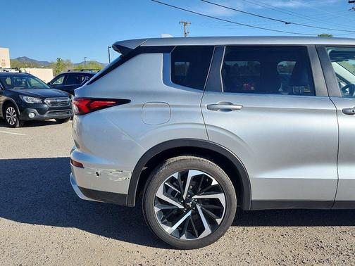 Alloy Silver Metallic 2024 Mitsubishi Outlander SE 2.5 S-AWC