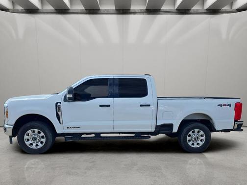 OXFORD WHITE 2024 Ford F-250 XLT
