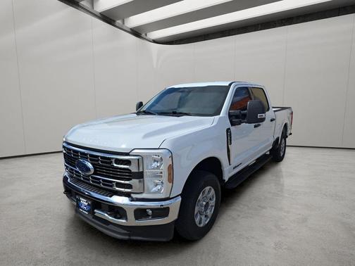 OXFORD WHITE 2024 Ford F-250 XLT