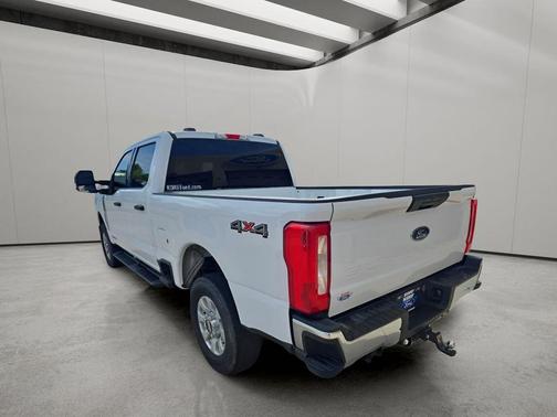 OXFORD WHITE 2024 Ford F-250 XLT