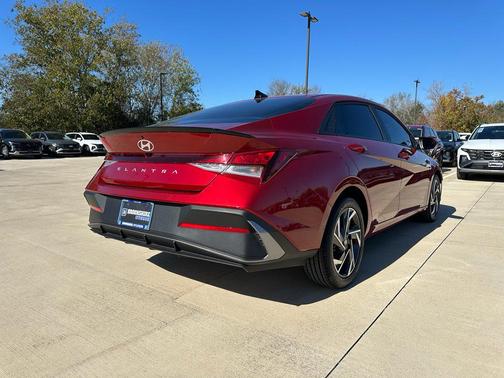 2025 Hyundai ELANTRA Sport