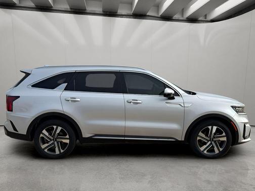 Silky Silver 2023 Kia Sorento Hybrid SX Prestige