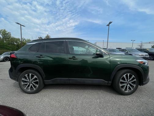2024 Toyota Corolla Cross XLE