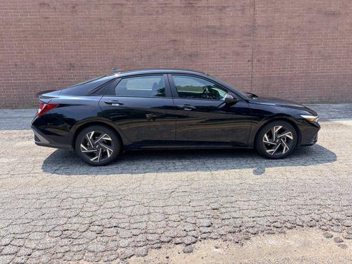 Abyss Black 2025 Hyundai ELANTRA Sport