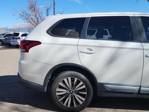 2019 Mitsubishi Outlander SE