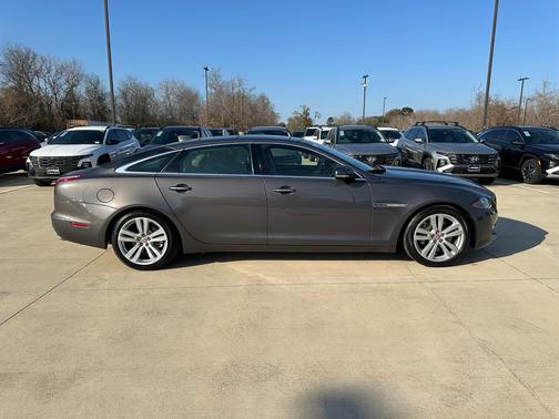 2016 Jaguar XJ XJL Portfolio