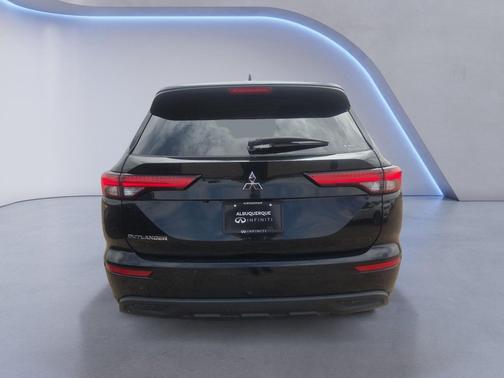 Black 2022 Mitsubishi Outlander ES S-AWC