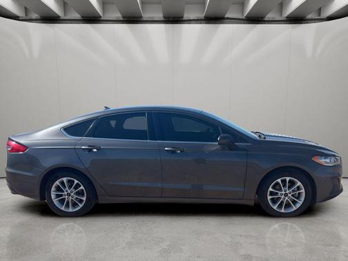 MAGNETIC METALLIC 2019 Ford Fusion SE