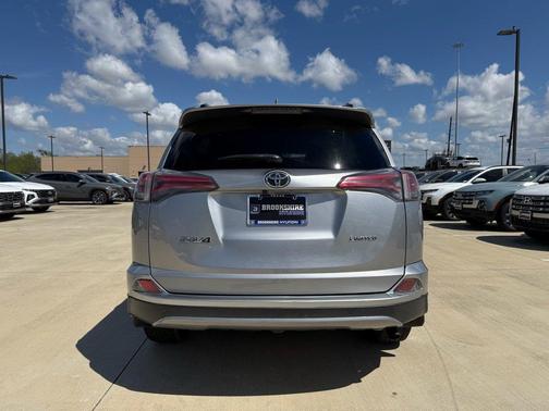Silver Sky Metallic 2018 Toyota RAV4 Limited