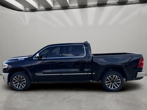 Diamond Black Crystal Pearlcoat 2026 RAM 1500 Limited