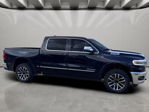 Diamond Black Crystal Pearlcoat 2026 RAM 1500 Limited