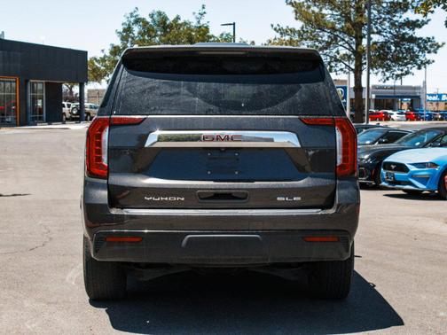 Smokey Quartz Metallic 2021 GMC Yukon SLE