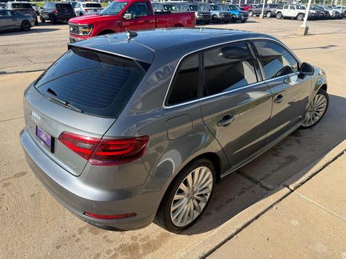 2016 Audi A3 e-tron 1.4T Tech Premium Plus