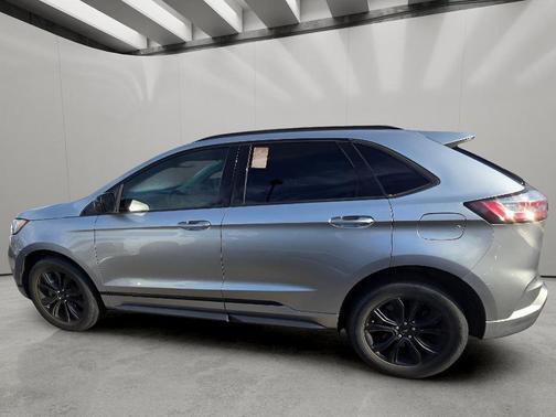 ICONIC SILVER 2022 Ford Edge SE